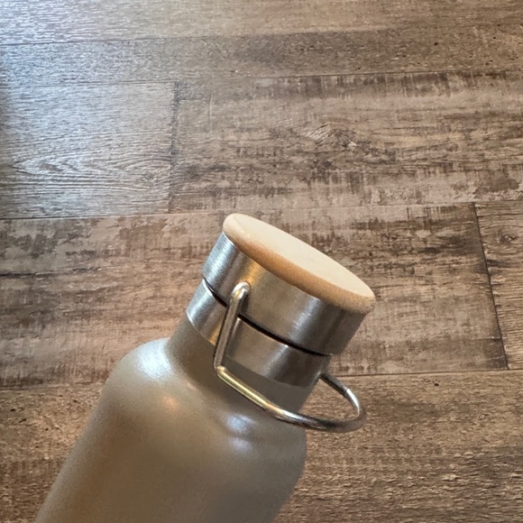 Gray Call of Duty Water Bottle - Picture 3 of 4